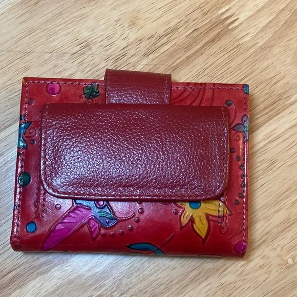 M M Kane Red Floral Wallet - Picture 2 of 7